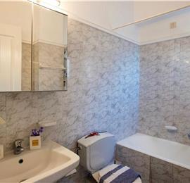 8 Bedroom villa with pool & seaview, near Acharavi, sleeps 16-18